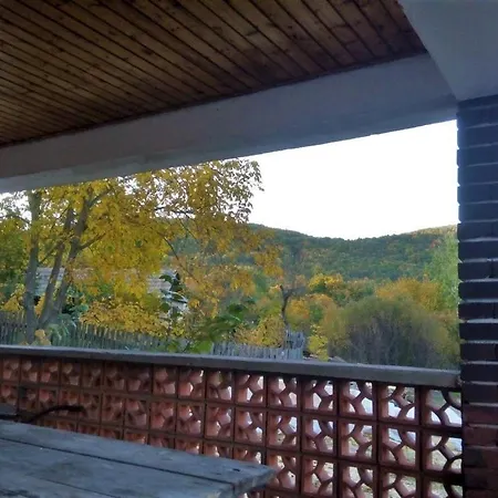 Nyaraló Chata Trojpivnica Sebechleby pri Krupine